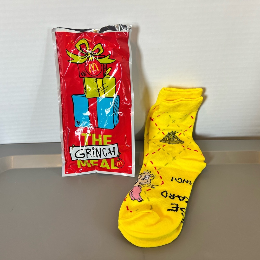 McDonald’s The Grinch Meal Yellow Socks | Holiday Crew Socks | New, package incl